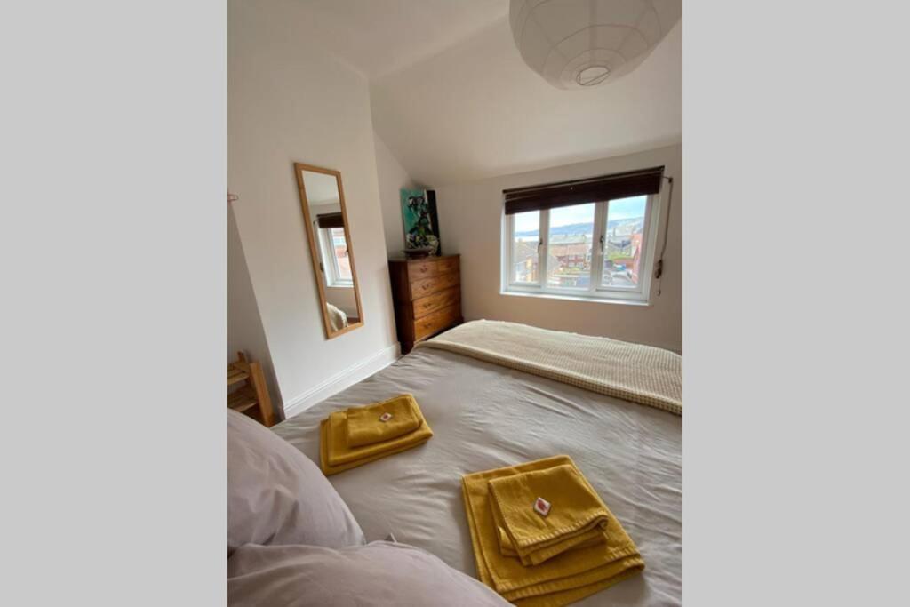200 Year Old Large Townhouse With Sea Views Villa Scarborough Eksteriør billede